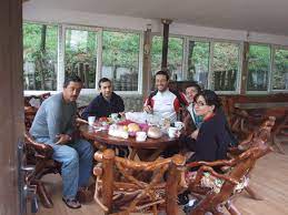 Vremea.net iti prezinta prognoza meteo pe ore pentru temperatura, precipitatii, vant, umiditate index uv : Drumul Dunarii Ziua A Treia Sasca Montana Bazias Moldova Noua Pedalez Deci Exist