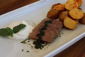 Lammlachs Mit Minzsosse Ofenkartoffeln Und Joghurt Dip Sallys Blog Silvester Essen Lammlachse Essen