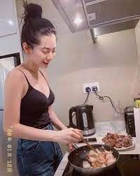 喬喬 / chiao chiao (qiao qiao). æ›¾ä¹‹å–¬ç©¿ç´°è‚©å¸¶åšèœéœ¸æ°£åä¸å©šçœŸç›¸ æ¯æ—¥é ­æ¢