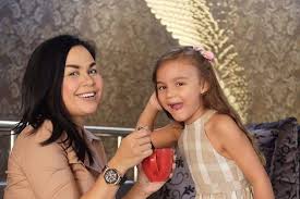 The best gifs for melaney ricardo. 10 Potret Cantiknya Chloe Putri Sulung Melaney Ricardo Tyson