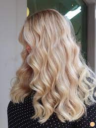 blont slingat har kall peach stockholm winterhaircolor hair styles blonde hair looks long hair styles