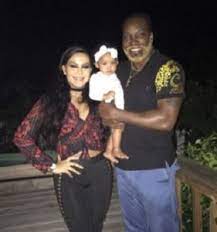 Gayle, who normally opens the innings when he plays for the west indies, is a destructive batsman who is most effective playing square of the wicket. Natasha Berridge Wiki Chris Gayle S Wife Age Bio Height Ethnicity