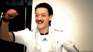 Arsenal ile nikah tazeleyen mesut özil'in gelecek planlarında türkiye var! Mesut Ozil Gif Find On Gifer