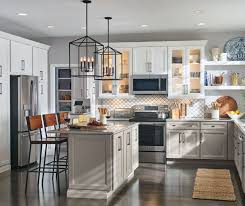 Make Casual Elegance A Reality In Your Home By Using Our Russel Cabinets Paired In White And Sterling F Thomasville Cabinetry Kitchen Cabinetry Kitchen Design