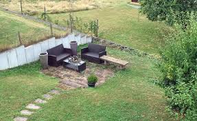 1 Garten 2 Ideen Ein Sitzplatz Wird Aufgemobelt Garten Gartengestaltung Sitzplatz Im Garten