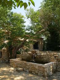 A Vendre South Luberon Loft Mind In A 18th Century Water Mill At 25 Minutes From Aix E Jardin D Eau Jardin Mediterraneen Amenagement De Jardin Mediterraneen