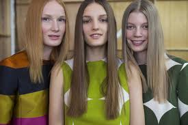 To make things easier, we enlisted the help of top stylists who break down the exact types of bristles that play best with every. Paddle Brush How To Style Your Hair With This Tool