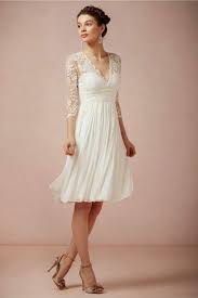 Zarte spitzenapplikationen geben den kleidern beispielsweise einen romantischen look, während perlen eine edle note hinzufügen. Hochzeitskleider Fur Den Schonsten Tag Ihres Lebens Kleid Standesamt Kurz Brautkleid Knielang Kleid Standesamt