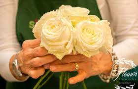 Acquista splendidi mazzi di fiori per ogni occasione. Le 5 Tipologie Di Bouquet Da Sposa Guida All Uso Silviadeifiori