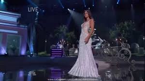 Paulina vega se ha coronado como la mujer más bella del universo y ha estrenado reinado bailando una cumbia en el programa despierta america. Paulina Vega Dieppa Miss Universe 2014 2015 Colombia Evening Gown Competition Youtube