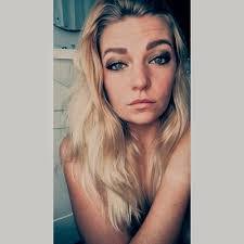 Allison Michaud's Instagram, Twitter & Facebook