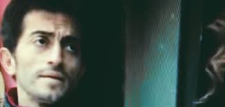 Leyla ile mecnun 58 bölüm kamil mecnun dertleşmesi daha fazlası için : Sen Cok Guzelsin Ama Ben Yedegim Leyla Yedek