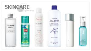 近年不只許多專櫃品牌推出 機能型化妝水 開架中也有很多表現很優秀的多功能化妝水 不只可以保濕 還有調理毛孔 修護肌膚的作用 以下就盤點6款ptt dcard上很熱門的開架化妝水 他們適合的膚況 用法一次告訴你 in 2021 skin care shampoo bottle toner
