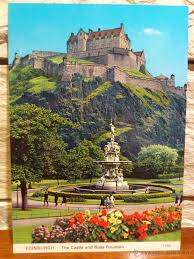 Situada en medio de los parajes más bonitos del reino unido, edimburgo es una ciudad llena de. Escocia Castillo De Edimburgo Fuente Ross Kaufen Alte Postkarten Von Europa In Todocoleccion 43711886