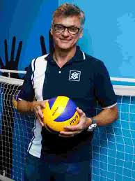 Brasil disputa a liga das nações de volei masculino rimini, itália, 27 jun (prensa latina) a seleção brasileira masculina joga hoje aqui contra a polônia pelo título da liga das nações (vnl), a caminho de se tornar a primeira nação a vencer os grandes torneios mundiais de vôlei. Fim De Uma Era Uol Esporte