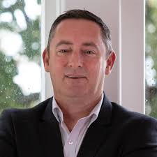 Andy Gee's Instagram, Twitter & Facebook