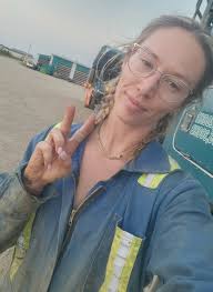 Replying to @g_knee8_9 It's a wild rag! Any silk scarf should work. Gi...