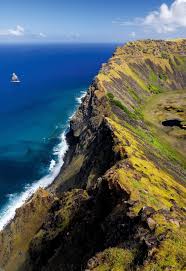 Si buscas un hotel barato en isla de pascua, considera la posibilidad de ir en temporada baja. Isla De Pascua National Geographic En Espanol Grandes Viajes Isla De Pascua Islas Viajes