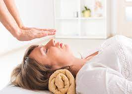 Is Reiki Good for Seniors? | Brookdale Senior Living