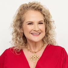 Amy Warrick's Instagram, Twitter & Facebook