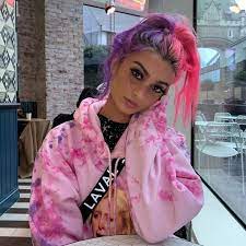Lavababie On Instagram Half Half Bichh Arcticfoxhaircolor Electric Paradise Girls Night Hair Styles Aesthetic Hair Split Dyed Hair
