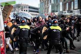 Als er aanhoudingen zijn wordt de uitzending geblokkeerd. Dumpert Nl Dumpert Opsporing Verzocht Reltuig Editie