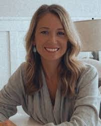 Monique Leach's Instagram, Twitter & Facebook