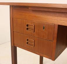 Maurice villency danish modern bedroom furniture photos and designs pictures. Maurice Villency Danish Mid Century Vanity And Chair At 1stdibs
