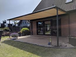Sonnenschutz Mit Pergola Markisen Die Auch Bei Regen Pergola Markise Pergola Gartengestaltung
