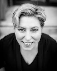 Lisa Kays's Instagram, Twitter & Facebook