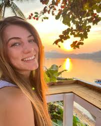 Jill and Hannah (@jillandhannahtravel) • Instagram photos and videos