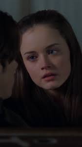 Nothing like fall in Stars Hollow. 🍂 #GilmoreGirls