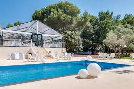 Pour un mariage, une réception d'entreprise,. Domaine Du Castellet Dans Le Sud De La France Var Provence Salle De Reception Mariage Pis Location De Salle Salle De Reception Mariage Le Castellet
