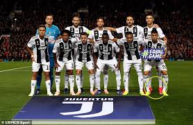 Explore the juventus photo gallery: Cristiano Ronaldo Goes On Tip Toes Again For Juventus Team Photo Before Man Utd Clash Express Digest