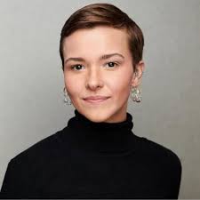 Avery Leah Wilde (@aves.wilde) • Instagram photos and videos