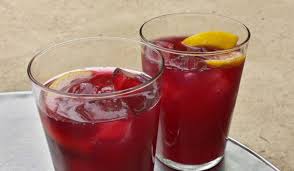 Tinto De Verano Dieser Sommerwein Ist Spanischer Als Sangria Rezept Recipe In 2020 Summer Wines Carbs In Beer Authentic Recipes