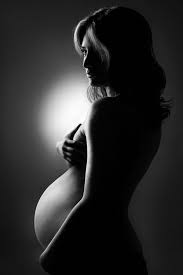 Black And White Maternity Shoot Ideas Pin On Pregnancy Newborn
