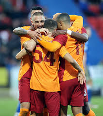 Galatasaray, süper lig'de daha önce giresunspor ile 12 kez karşılaştı. V Luaidbdt01m