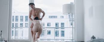 Nackte Eva Löbau in Einsamkeit und Sex und Mitleid 59160 | Hot Sex Picture