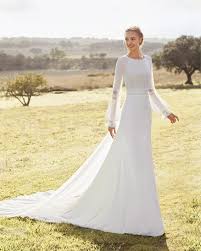 Questo modello lo consigliamo per chiunque si voglia sentire semplice e. L Acconciatura Da Sposa Con Trecce La Fata Madrina Alessandra Cristiani Abiti Da Sposa Abito Da Sposa A Trapezio Sposa