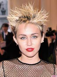 20 Worst Celebrities Hairstyles Pouted Com Long To Short Hair Hair Styles Funky Hairstyles