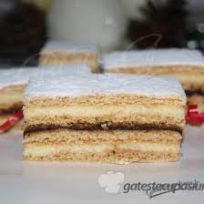 Prăjitura se unge cu o lingură de cremă de lămîie şi se tapetează cu pesmet şi scorţişoară. Reteta Foi Cu Miere Prajitura Albinita