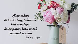 Dia menggendongmu di pundaknya, menyelipkanmu di tempat tidurmu, dan memastikan kamu memiliki yang terbaik dalam hidup. Ucapan Ulang Tahun Pendek With 480x360 Resolution