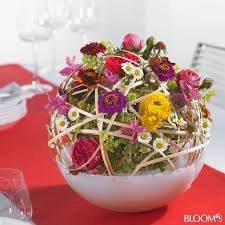 Pin Von Petra Storl Auf Wachs Blumenarrangements Ikebana Arrangements Blumenarrangements Im Haus