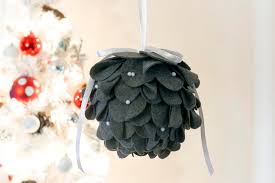 See more ideas about christmas decorations, christmas crafts, christmas diy. 90 Diy Christmas Decorations Our Favorite Homemade Christmas Decor Ideas Hgtv