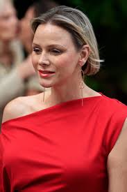 Le look royal du jour : Charlène de Monaco, en rouge patriotique pour le  traditionnel pique-nique monégasque