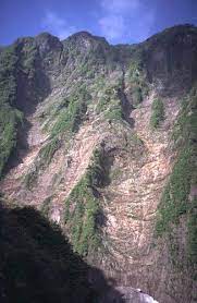 佐梨川 金山沢奥壁 猿ケ城岩壁 学生の時写真を見て衝撃を受けた 第二スラブでも第三スラブでもいいから行きたい グレードはそれほどでもないが アプローチが結構大変 natural landmarks landmarks outdoor