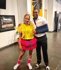 Itumeleng khune deserves to be suspended for violent conduct according to former referee ace itumeleng khune was included in the bafana side that will play sao tome over two legs of the afcon. Itumeleng Khune Hangs Out With Sho Madjozi Sa411