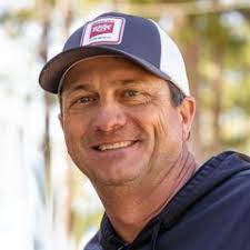 Clint Wade's Instagram, Twitter & Facebook