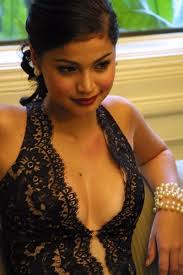 And if you're the type who easily feels unmotivated to exercise at home, maybe putting on some cute workout fits are just what you need to finally start getting in shape while in quarantine. Anne Curtis Wardrobe Malfunction Online Komentarizta